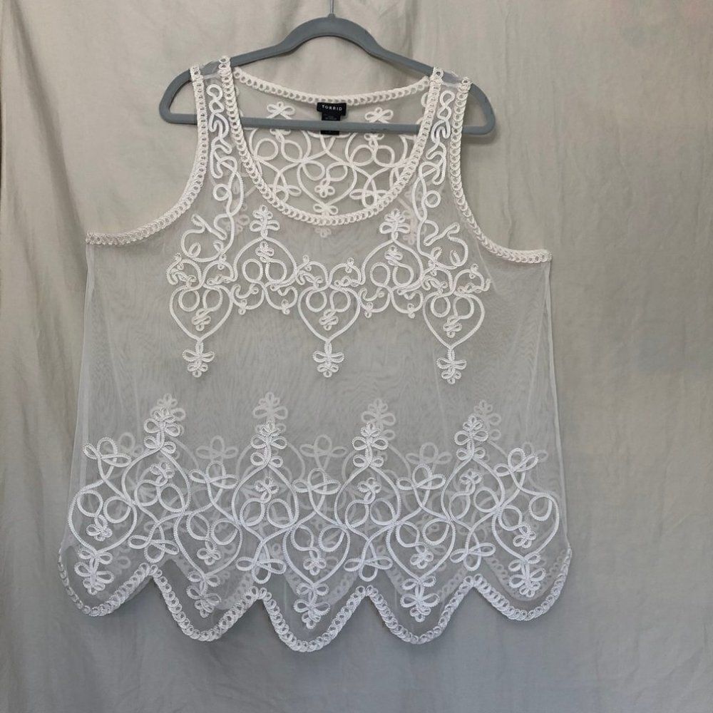 Torrid Sheer Cream Tank - Sleeveless Top - Scalloped Bottom Edge - Sz 2